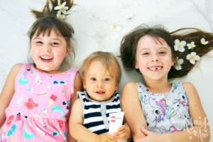 Read more about the article Co powinna wiedzieć mama o pielęgnacji skóry dziecka emolientami ?